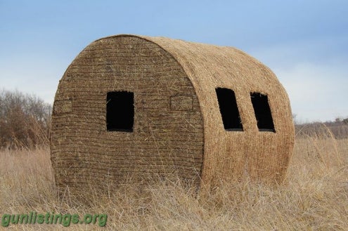 Accessories RED NECK HAY BALE BLIND