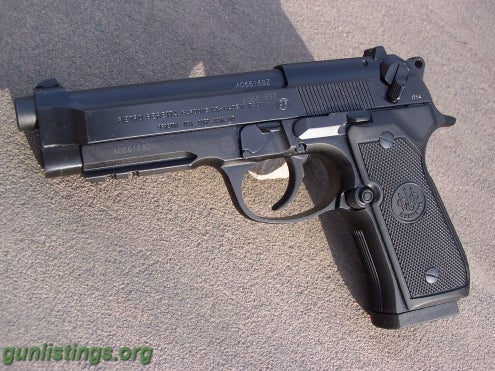 Pistols 92A1 Beretta 9 Mm/17 Rnd. Excellent Condition+EXTRAS