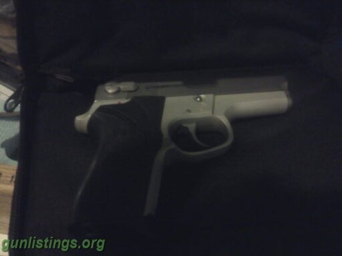Pistols 9MM SMITH & WESSON