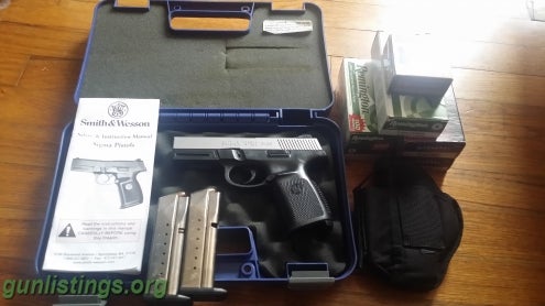 Pistols 9mm Smith & Wesson SW9VE With Extras