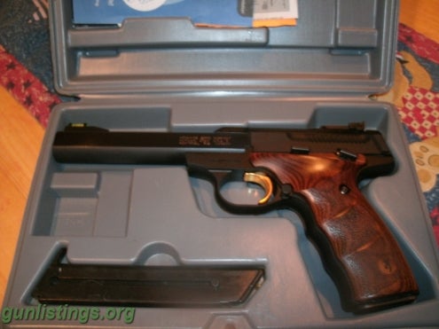 Pistols Browning Buckmark .22cal