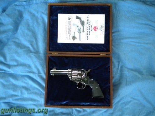 Pistols Collectable Revolver With Custom Case & Sheriff Badge