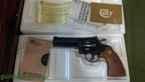 Pistols Colt DiamondBack 22