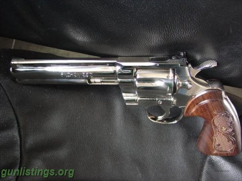 Pistols Colt Python 6 Inch