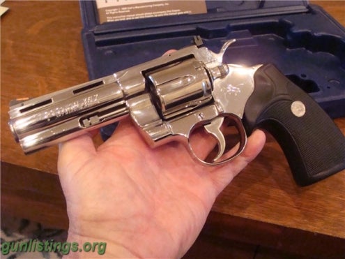 Pistols Colt Python Bright Stainless 4