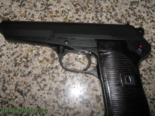 Pistols CZ52
