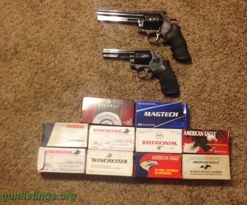 Pistols Dan Wesson 44 Mag, Smith And Wesson 357mag