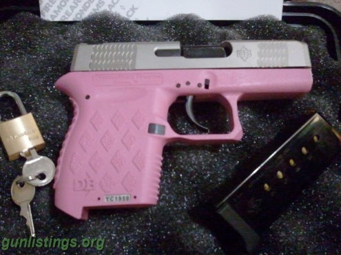 Pistols Diamondback DB9 Pink/Stainless
