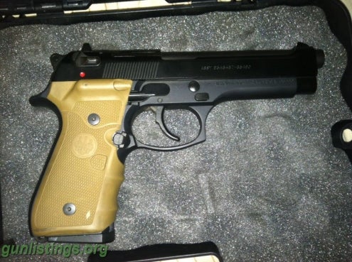 Pistols FS: BERETTA M9 WITH ACCESSORIES