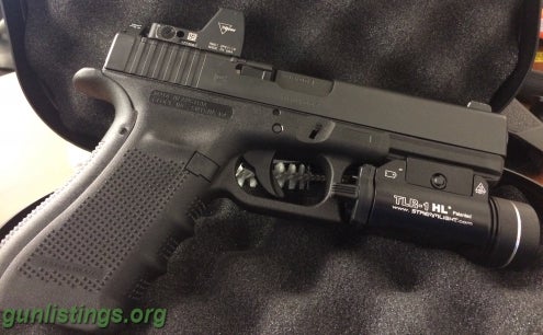 Pistols Glock 17 MOS W/RMR, Night Sights