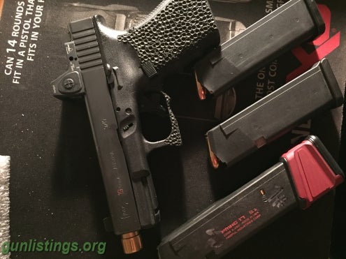 Pistols Glock 19 W/ RMR And S3F TB