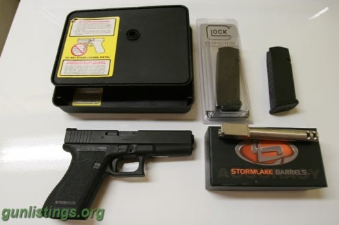 Pistols Glock 20, 10mm W/extra Storm Lake Barrel