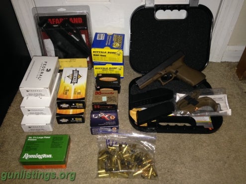 Pistols Glock 20 FDE Package