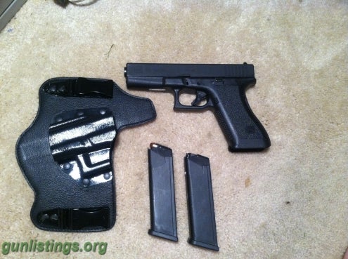 Pistols Glock 22, 2-15 Round Mags, Two Holsters