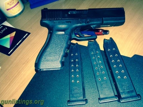 Pistols Glock 22, Gen 3, 40 Cal, Night Sites