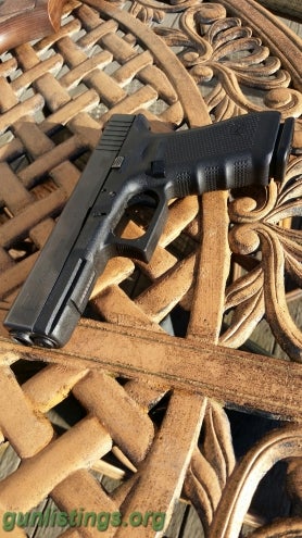 Pistols Glock 22 Gen 4 .40 S&W