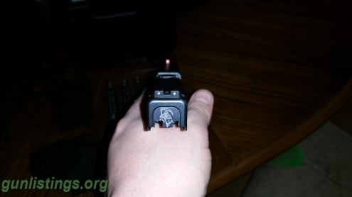 Pistols Glock 22 With Extras