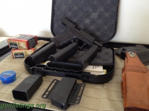 Pistols Glock Model 23, 40 S&W Caliber