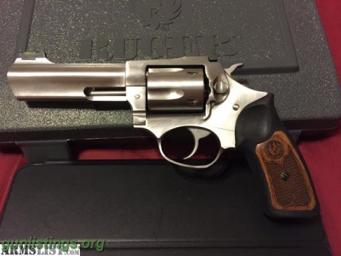 Pistols Like New ! Ruger SP101 4 Inch 357
