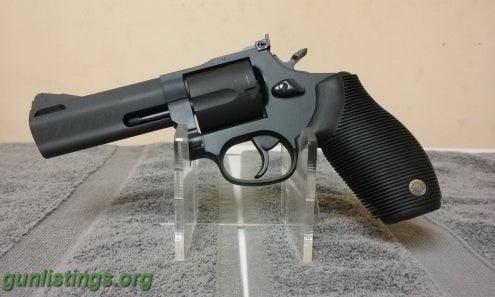 Pistols NEW. TAURUS M44 44mag 4