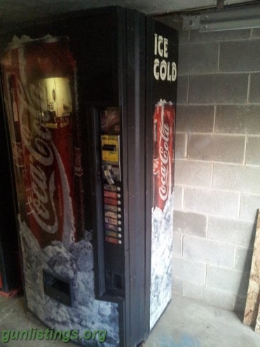 Pistols **Nice Coca-Cola Pop Machine Gun Safe / Locker