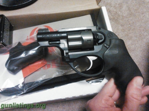 Pistols Ruger LCR .38+p With Extras