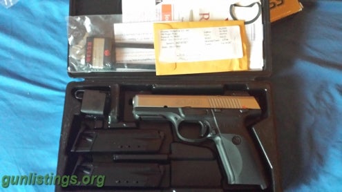 Pistols Ruger SR40 (two Tone) Like NEW!