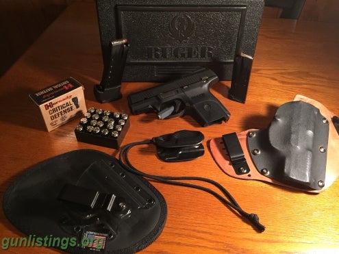 Pistols Ruger SR40c W/accessories