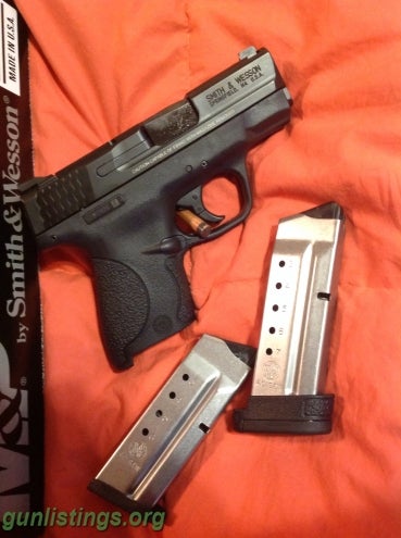Pistols S & W  Shield 40cal