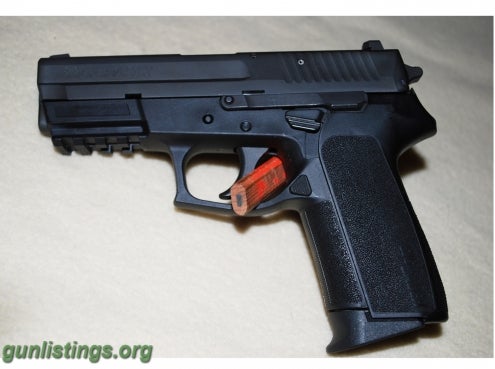 Pistols Sig Sauer P2022 9mm