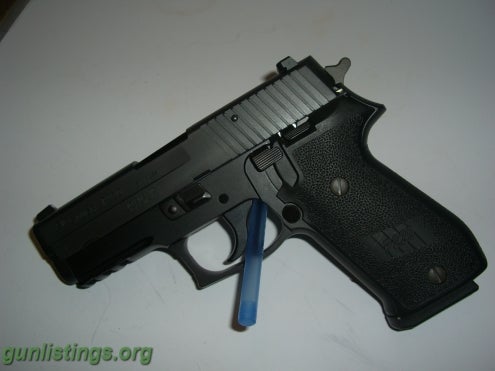 Pistols Sig Sauer P220 Carry With Night Sights (.45 Auto)