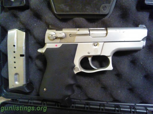 Pistols Smith 6906 9mm