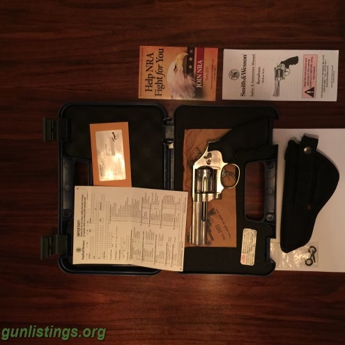 Pistols Smith & Wesson.22 Model 617