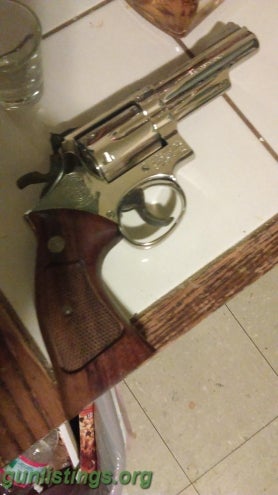Pistols Smith & Wesson