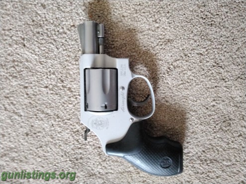 Pistols Smith & Wesson 637