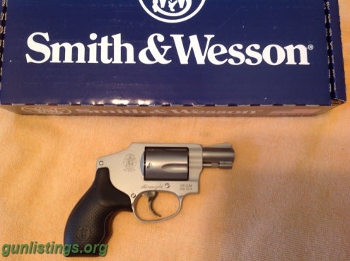 Pistols Smith & Wesson 642-2 , 38 Spl.