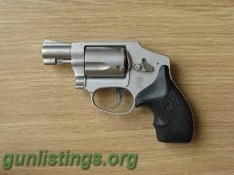 Pistols Smith & Wesson 642