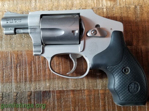 Pistols Smith & Wesson 642 Airweight Double-Action Revolver