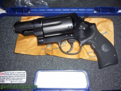 Pistols Smith & Wesson Governor