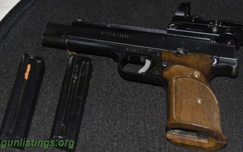 Pistols Smith & Wesson Model 41