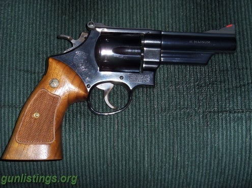 Pistols Smith & Wesson Model 57