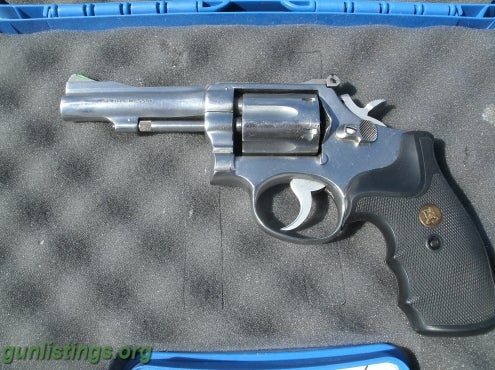 Pistols Smith & Wesson Model 67 38spc.