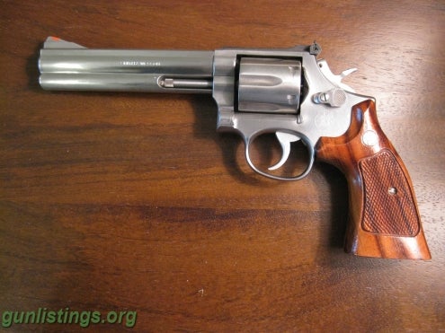 Pistols Smith & Wesson Model 686 Stainless