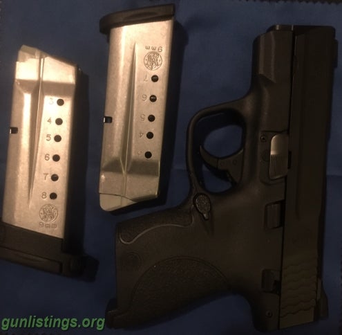 Pistols Smith & Wesson MP Shield 9mm