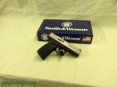 Pistols SMITH & WESSON SD9 OR SD40