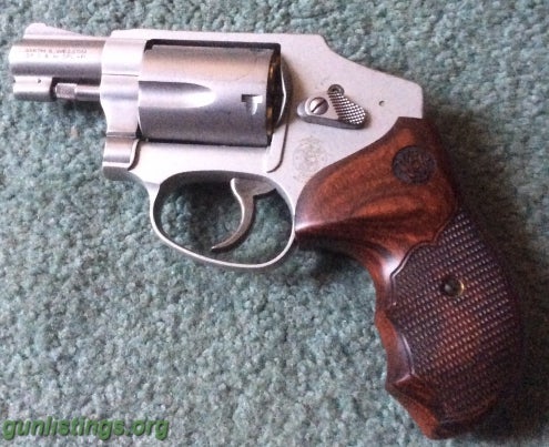 Pistols Smith & Wesson Snub Nose .38