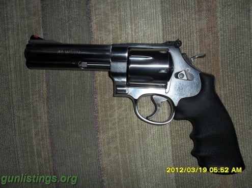 Pistols Smith And Wesson 629 44 Mag.5 Inch Barrel
