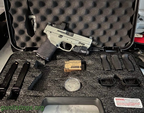 Pistols Smith And Wesson M&P 2.0 Spec With Extras
