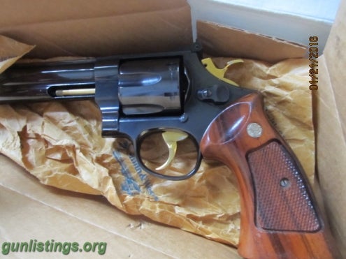Pistols Smith Wesson 29 Classic Gold Trim