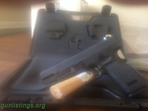 Pistols Springfield Xd40 Tactical, Triijicon Sights